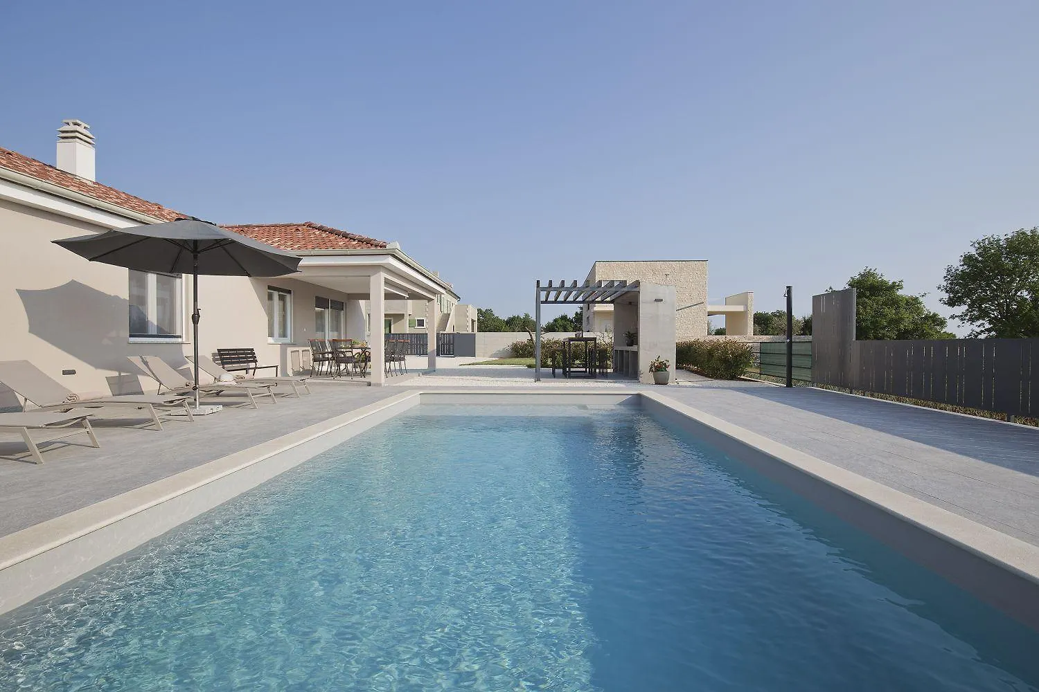 Дом отдыха Neue Villa Bei Rovinj Mit Privatem Pool, Wlan, Klima Burici